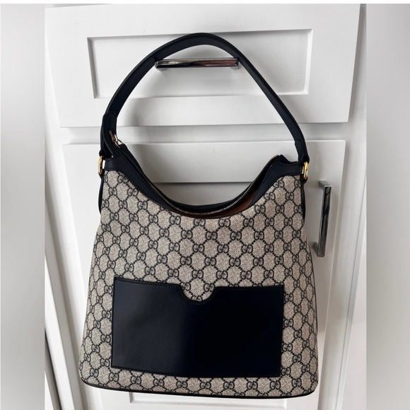 Gucci Medium Shoulder Bag - Picture 2 of 13